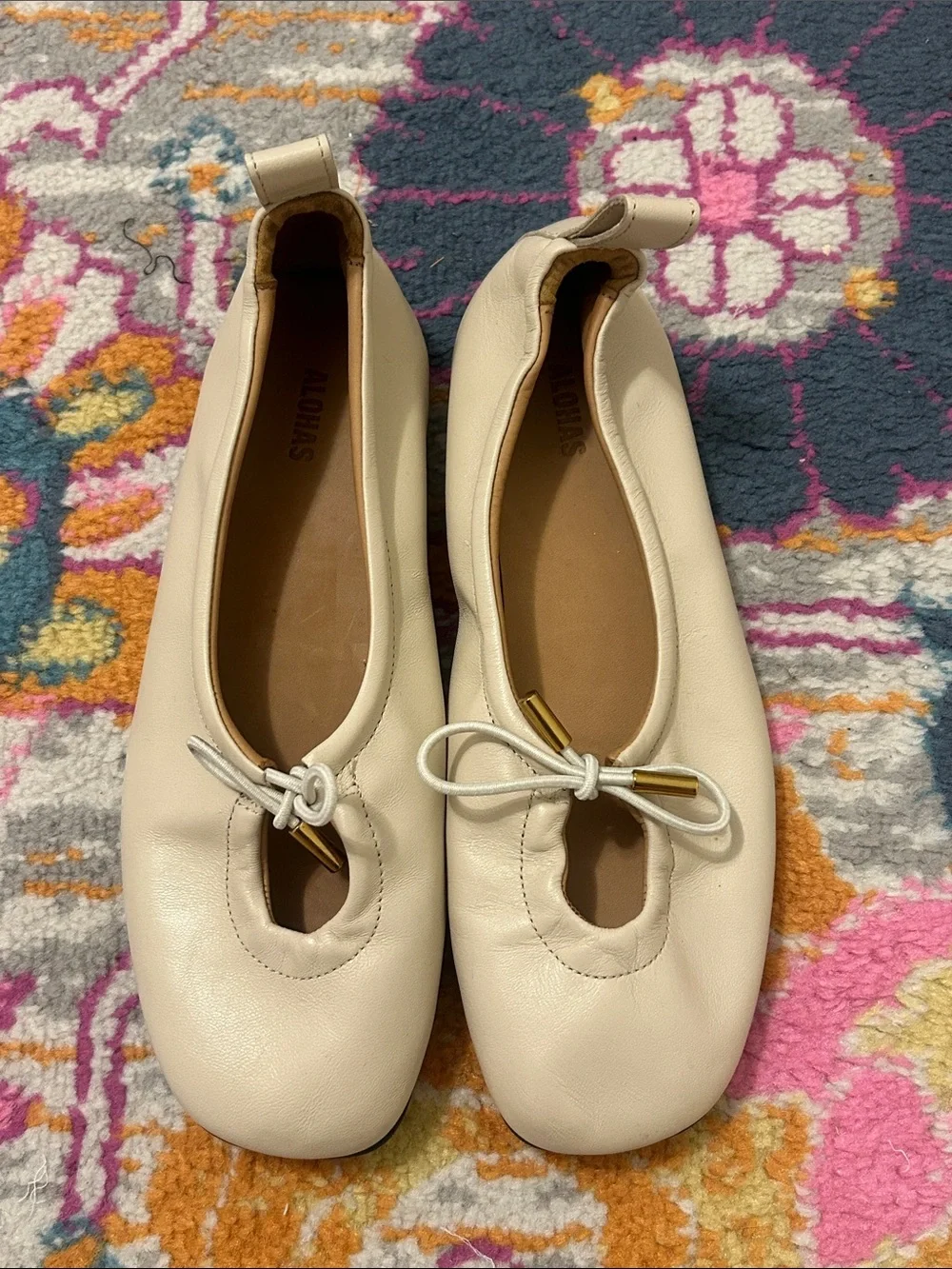 ALOHAS Rosalind Cream Leather Ballet Flats With Tie Bow Size 38, US 7-7.5